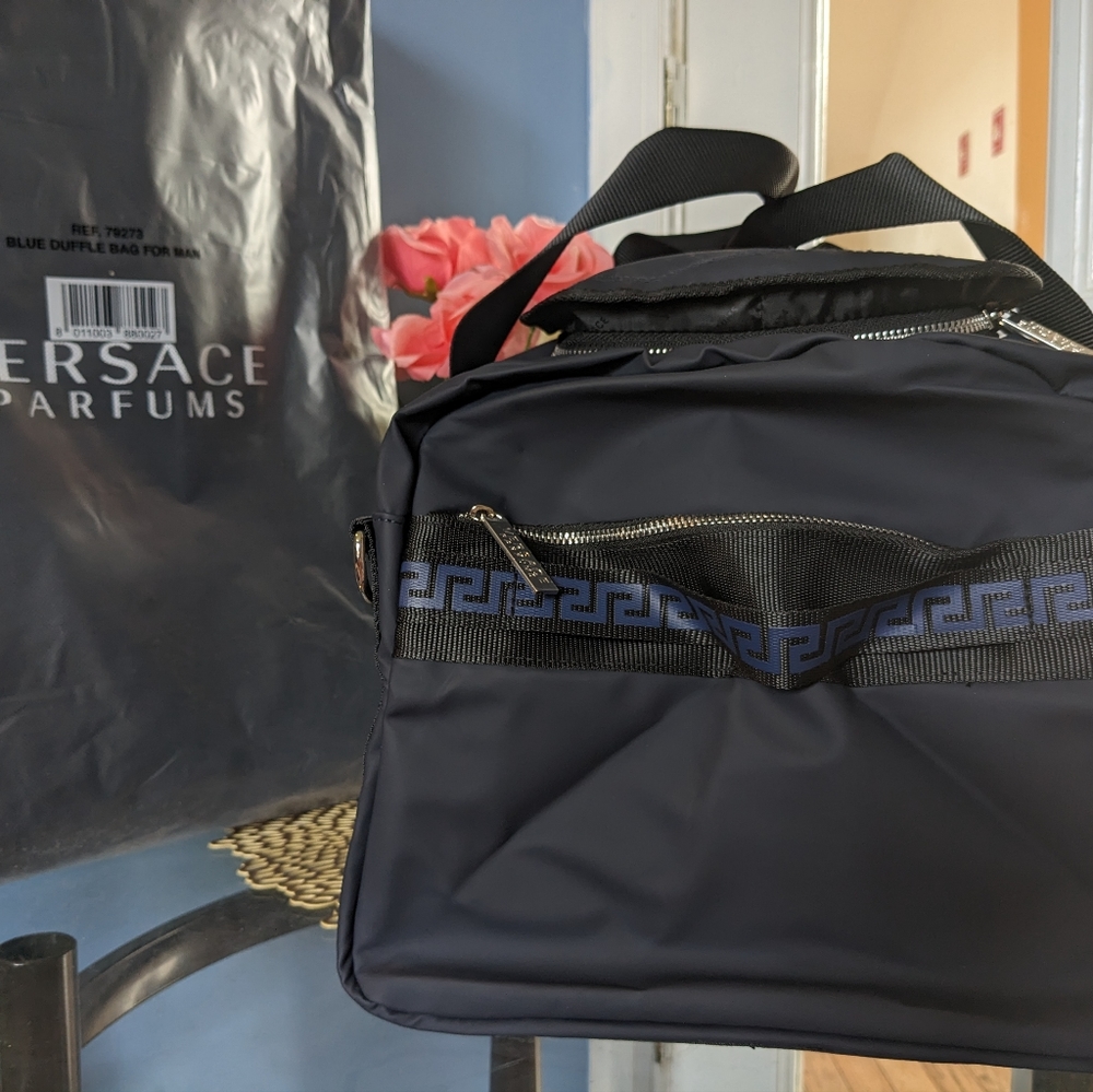 Versace - Picture 13 of 15